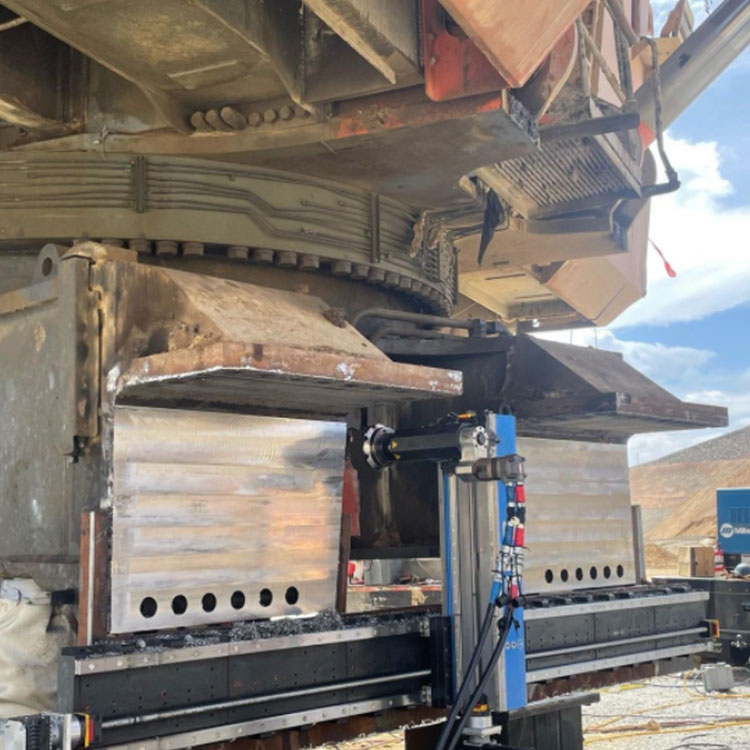 CLIMAX LM6200 Linear/Gantry Mill, Excavator (Hitachi 5600)